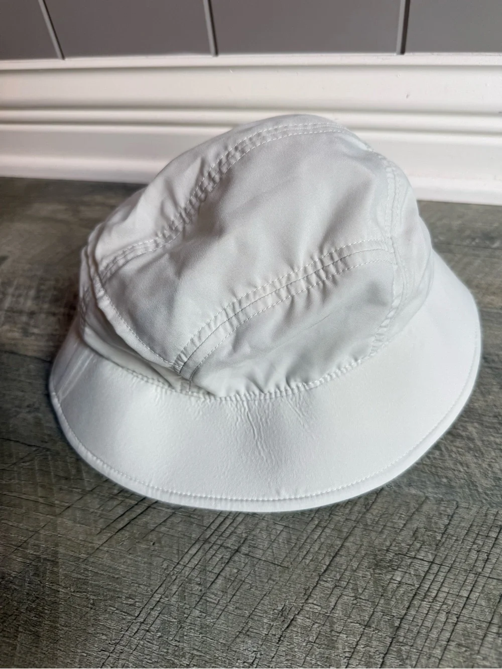 Athleta Lightweight Packable Excursion Trail Bucket Hat NWT S/M Drawstring Sage